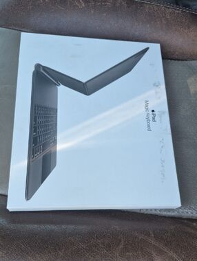 Apple Magic Keyboard for iPad - Space Gray Finish